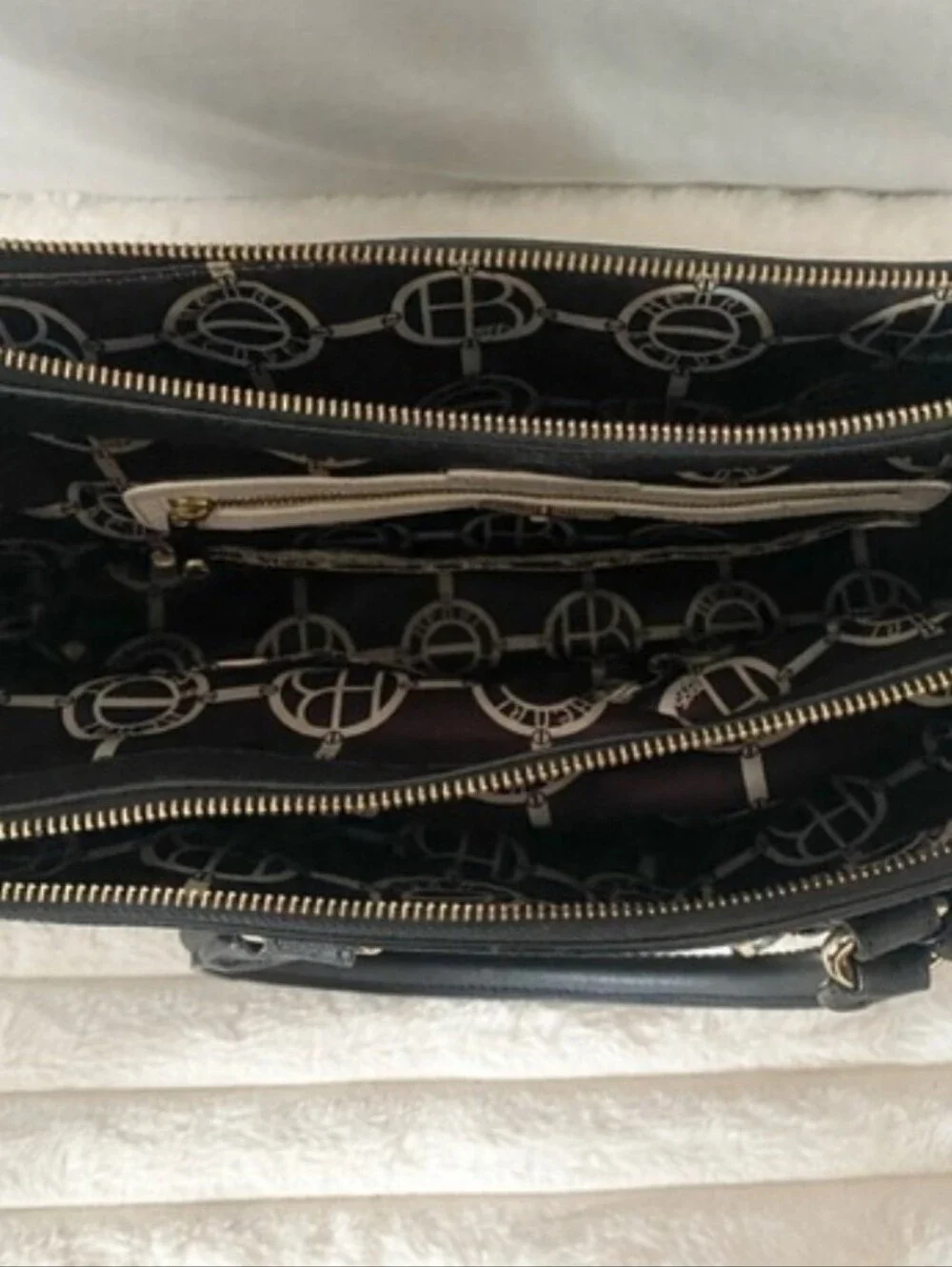 EUC Henri Bendel 3 section satchel